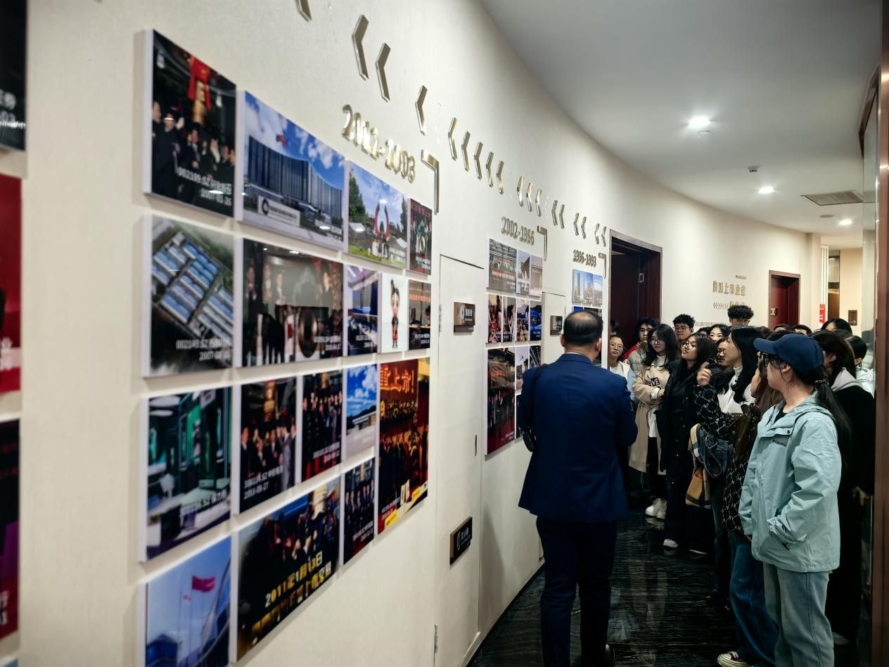 886fbc93daf118a0fce5c9afb27b80ac